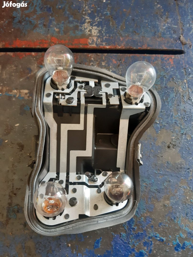 Audi A4 B7 Jobb Hátsó Lámpa Foglalat