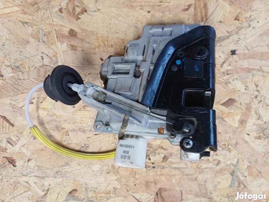 Audi A4 B7  (2004-2008) Jobb Hátsó Ajtó Központizár
