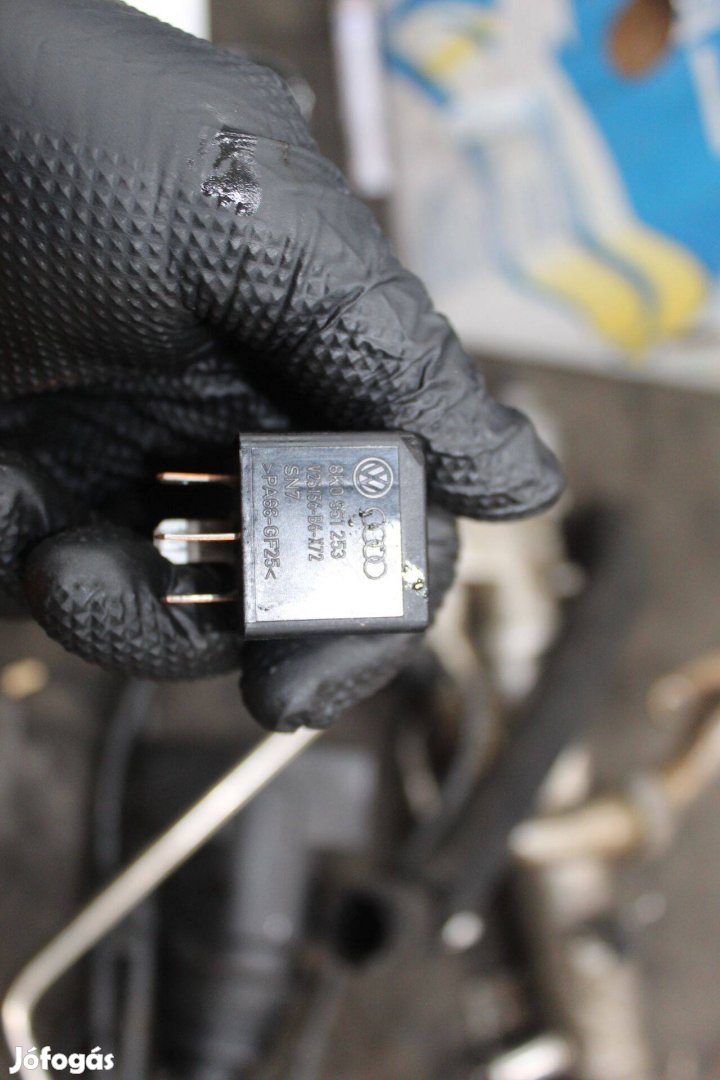 Audi A4/B8 2007-2013 2.0D Caga relé 8K0951253