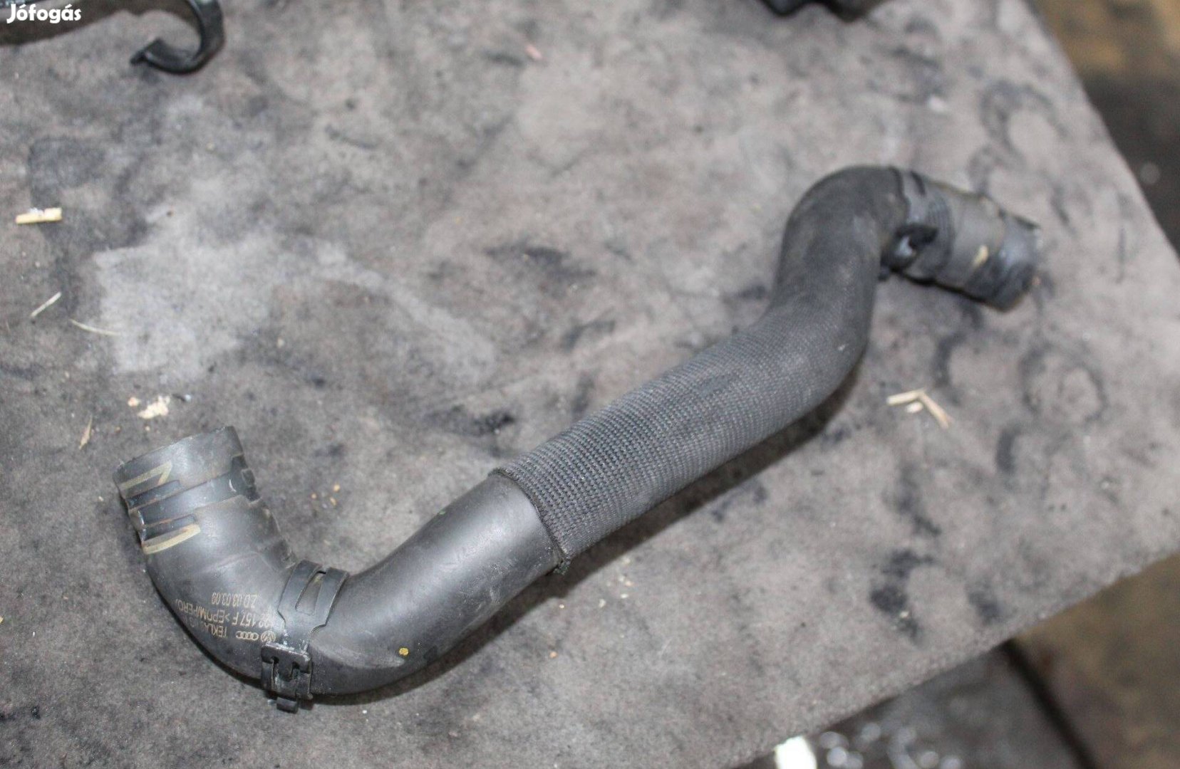 Audi A4/B8 2007-2013 2.0D Caga vízcső 03L122157F