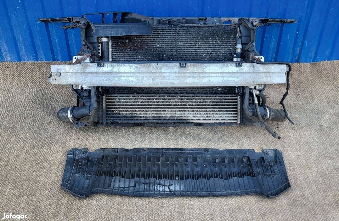 Audi A4 B8 8K gyári 8K0807233 első lökhárító alsó műanyag tartó