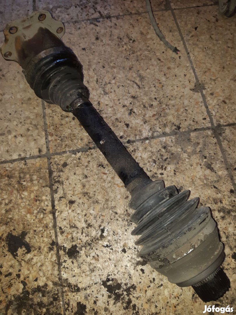 Audi A4 B8 Bal Első Féltengely