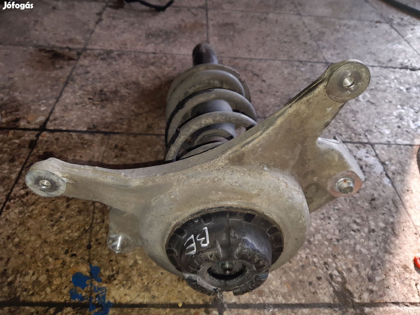 Audi A4 B8 Bal Első Lengéscsillapító Rugó