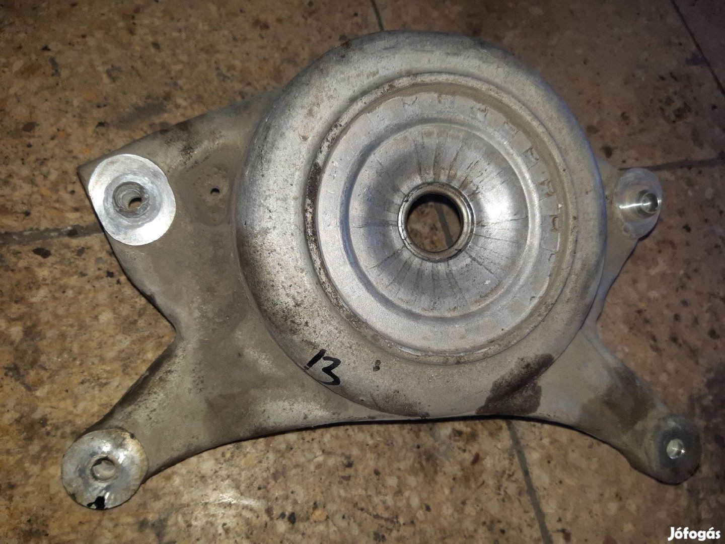 Audi A4 B8 Bal Első Rugó Tartó