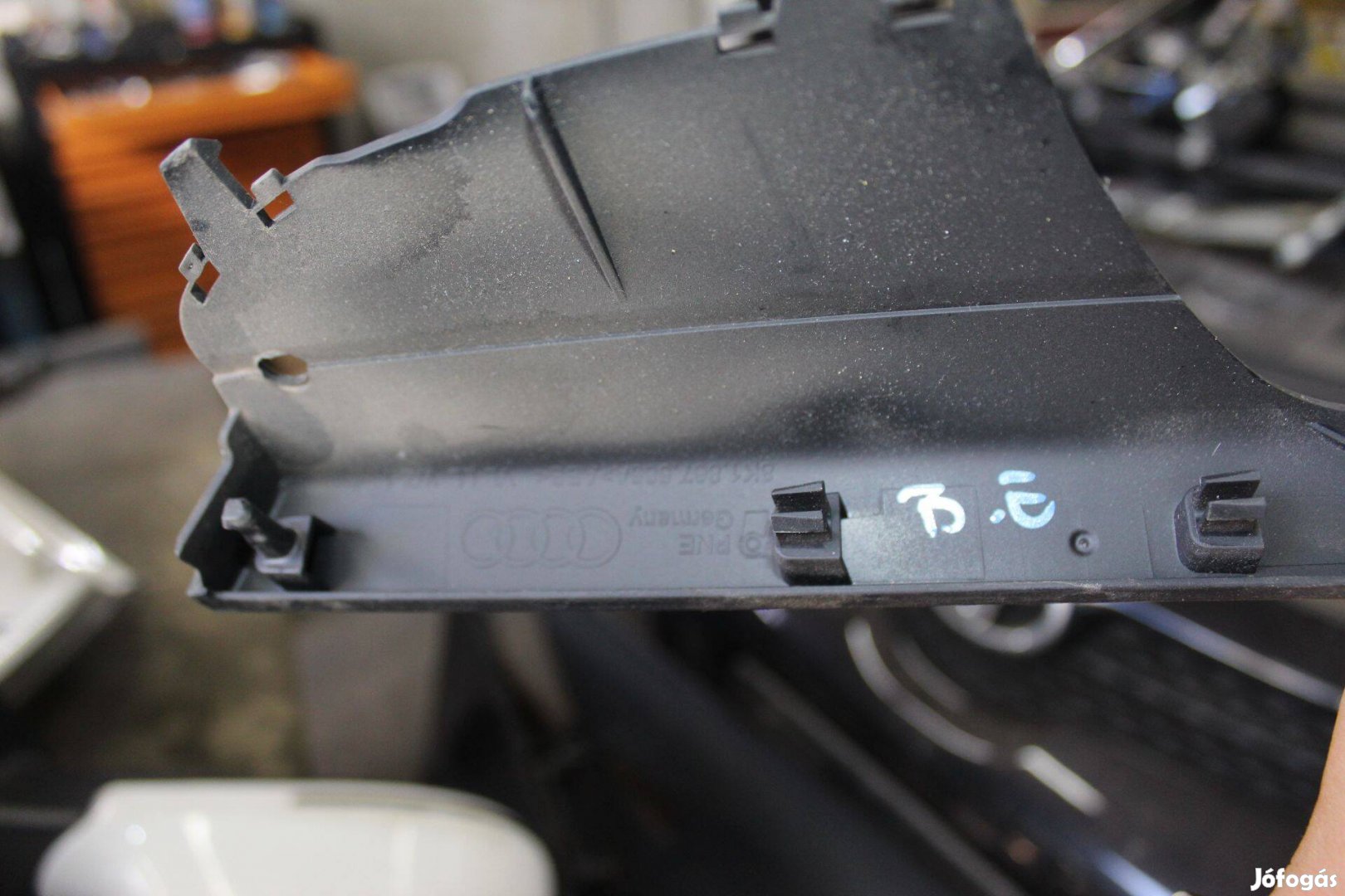 Audi A4/B8 Bal első behúzó fogantyú 8K1867665A