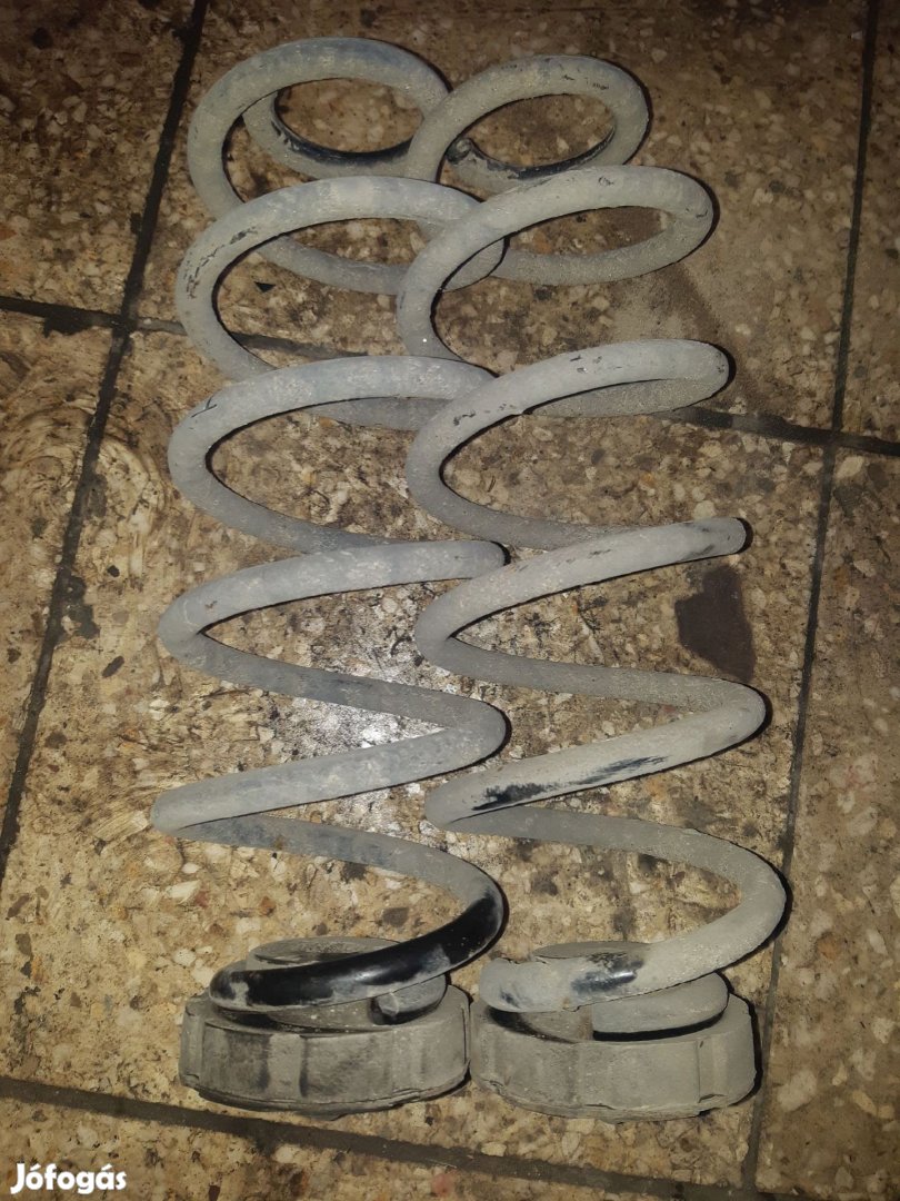 Audi A4 B8 Hátsó Rugó Pár