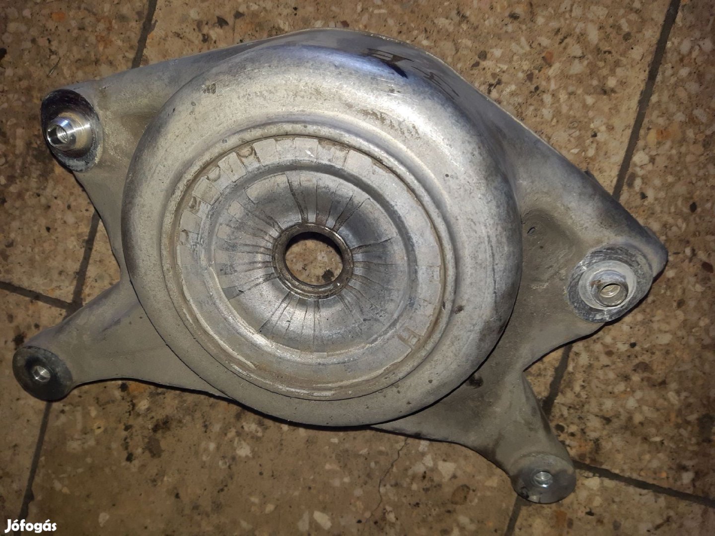 Audi A4 B8 Jobb Első Rugó Tartó