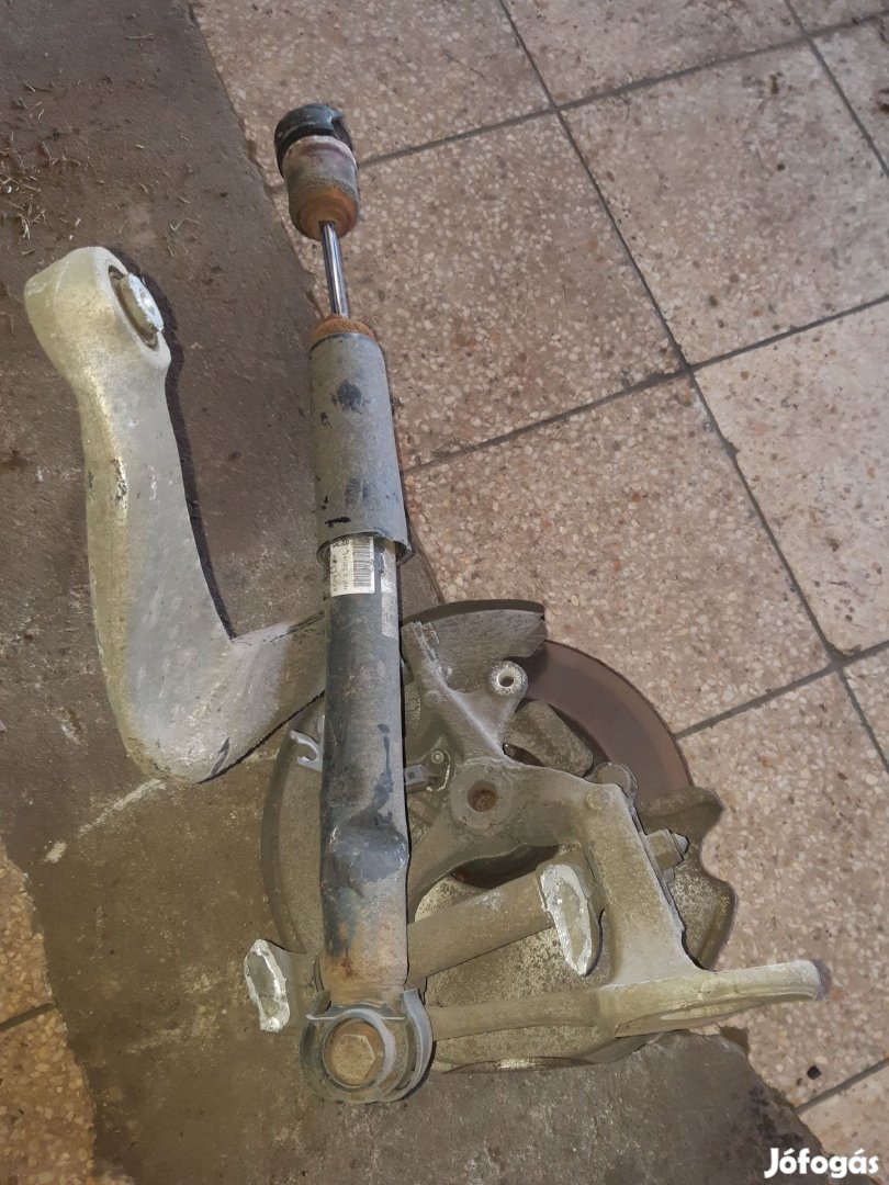 Audi A4 B8 Jobb Hátsó Csonkállvány Kerékaggyal