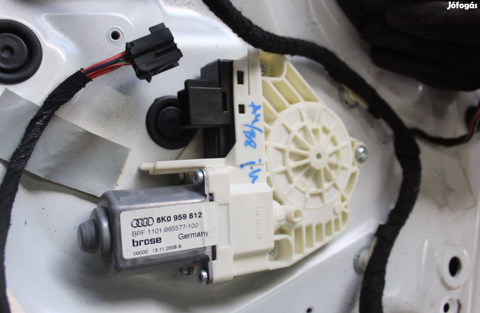 Audi A4/B8 Jobb első ablakemelő motor 8K0959812
