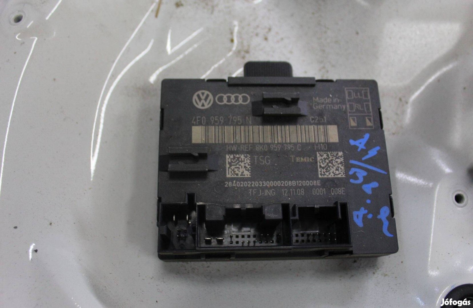 Audi A4/B8 Jobb hátsó ajtó vezérlő 4F0959795N