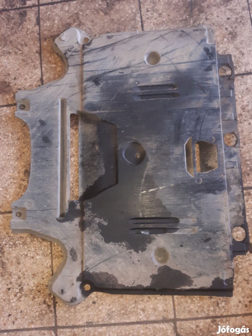 Audi A4 B8 Motor Alsó Burkolat