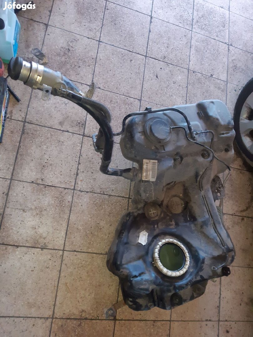 Audi A4 B8 Üzemanyag Tank