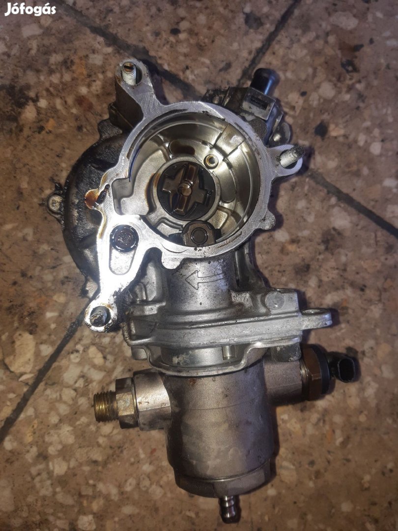 Audi A4 B8 Vákumpumpa
