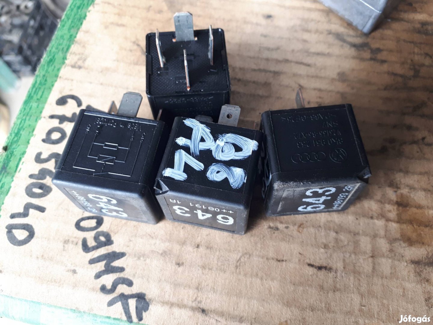 Audi A4 B8   643  relé  8K0951253