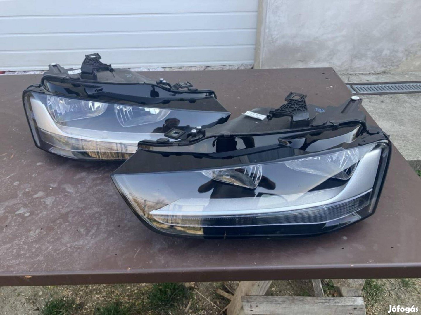 Audi A4 B8 fényszóró pár.Új