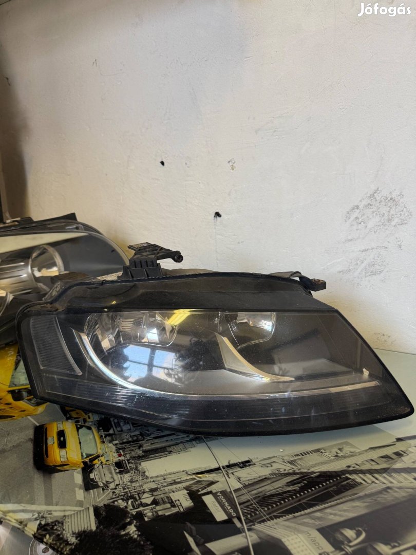 Audi A4 B8 halogén jobb fényszóró 8K0 941 004