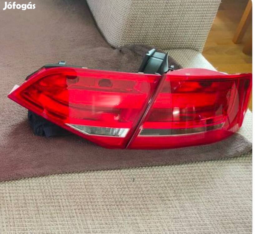 Audi A4 B8 hátsó lámpa