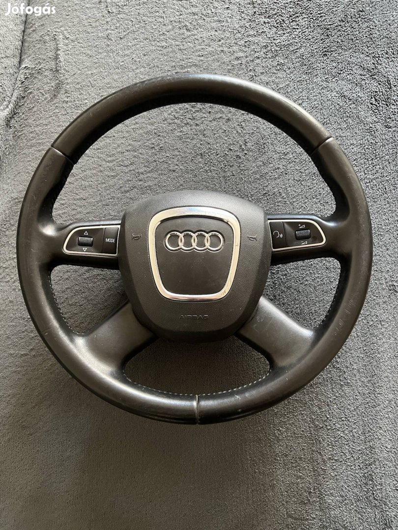 Audi A4 B8 kormány