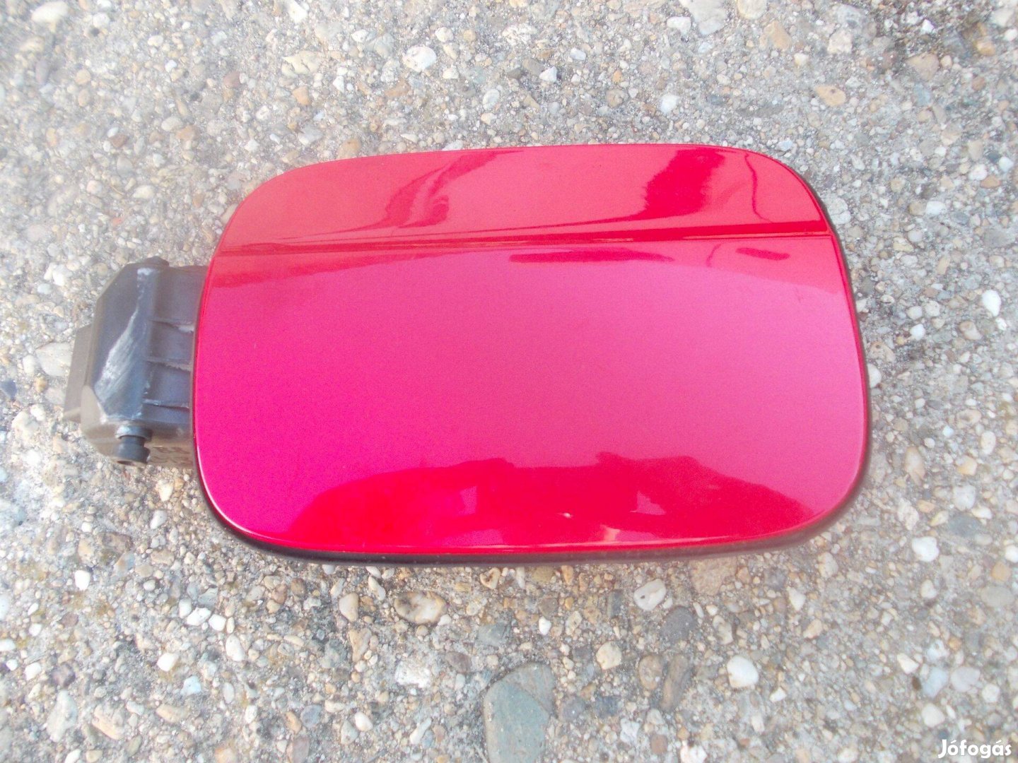 Audi A4 B8 piros tanksapkaajtó 2008-2015