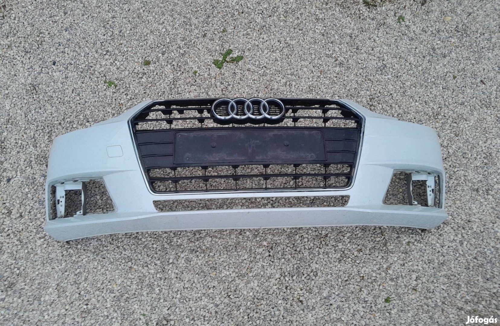 Audi A4 B9 8W első lökhárító fehér