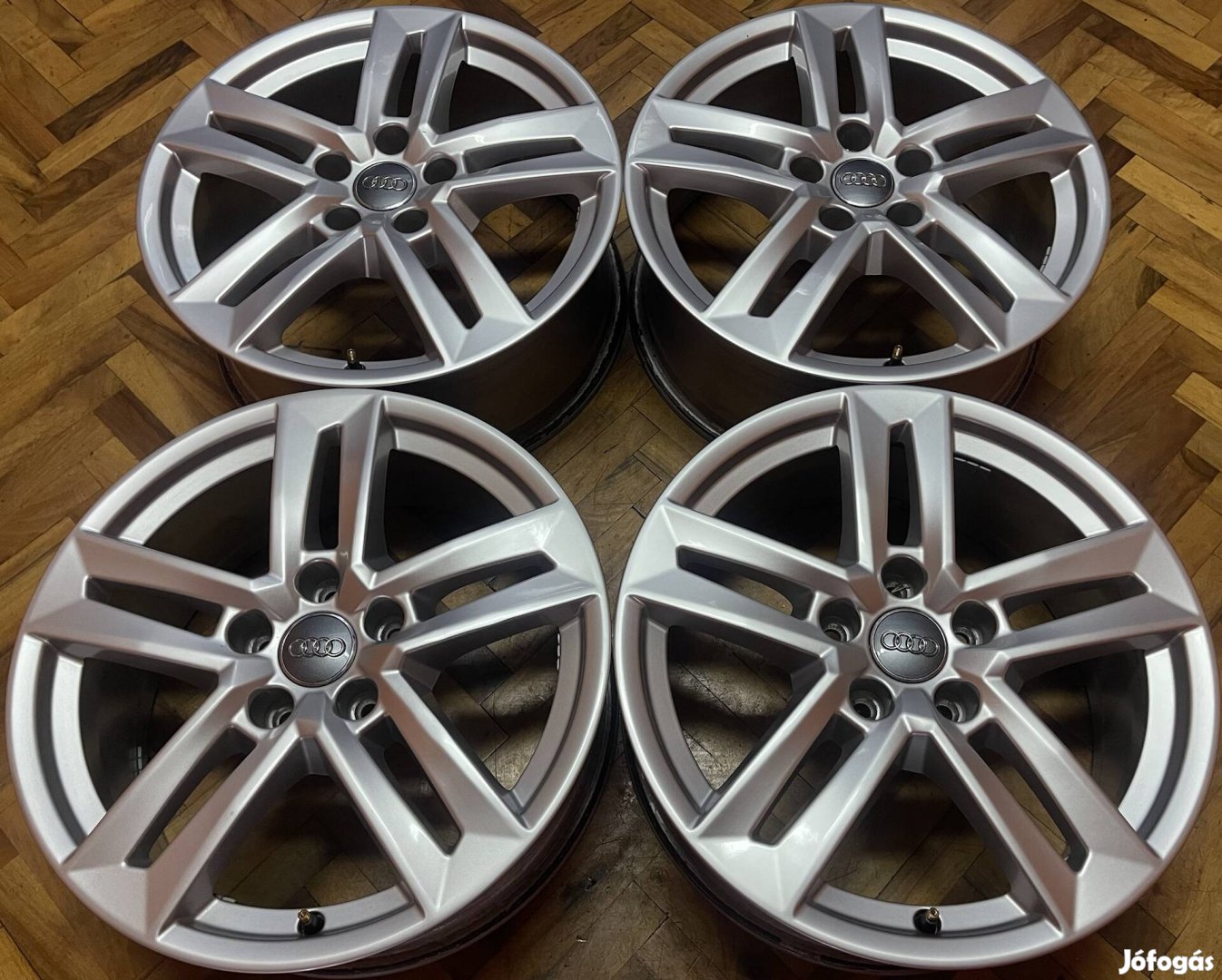 Audi A4 B9 Gyári Alufelni 17" 5x112