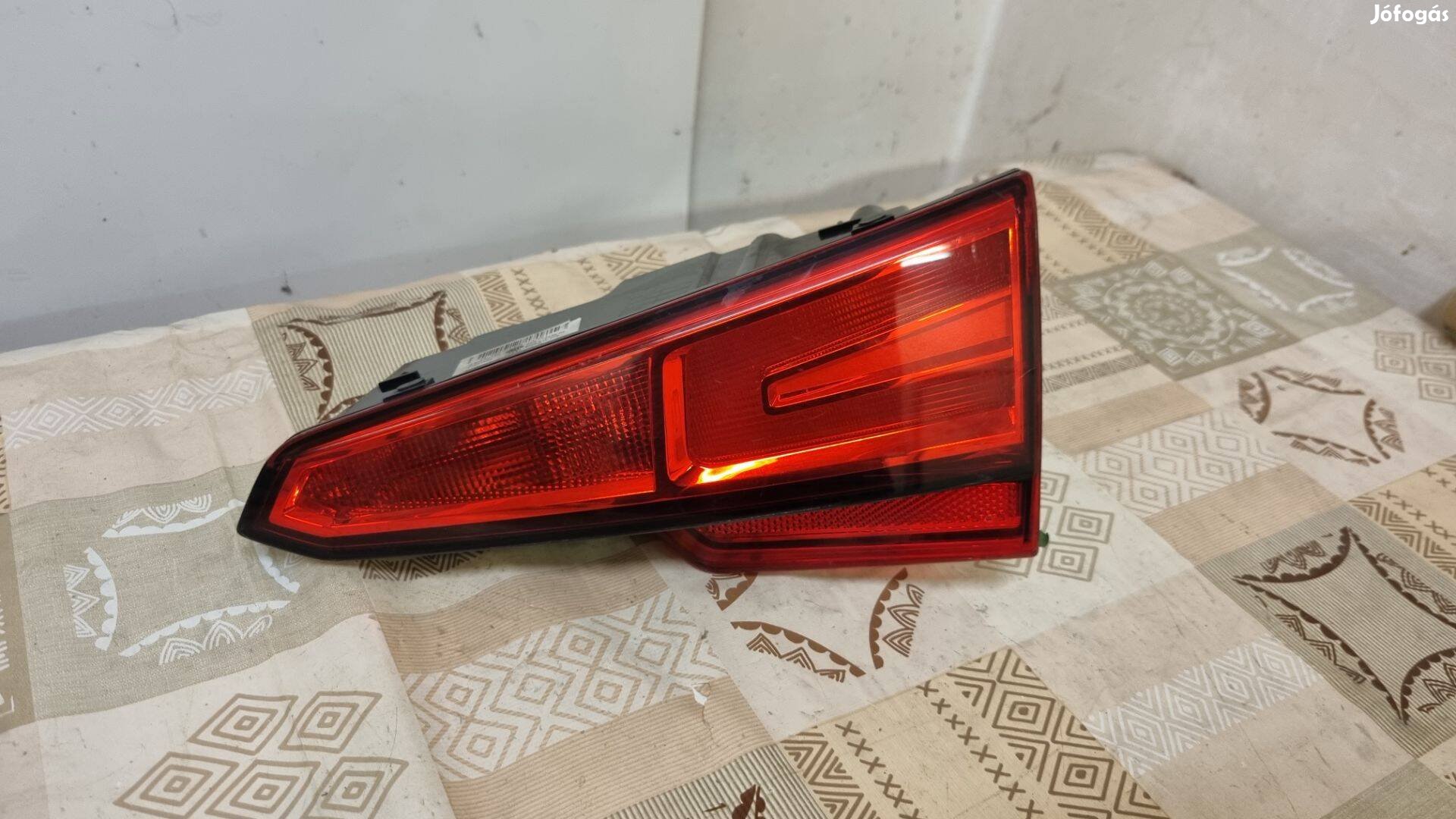 Audi A4 B9 Jobb hátsó belső lámpa 8W5945076