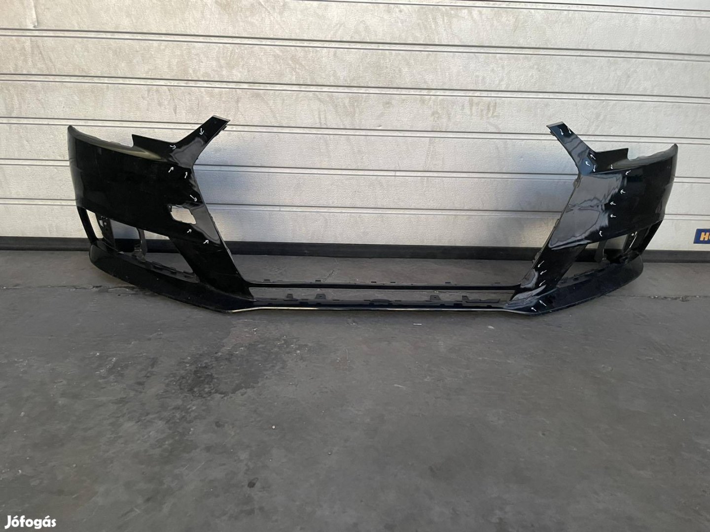 Audi A4 B9 első lökhárító lökő 2015-2020 8W0807437