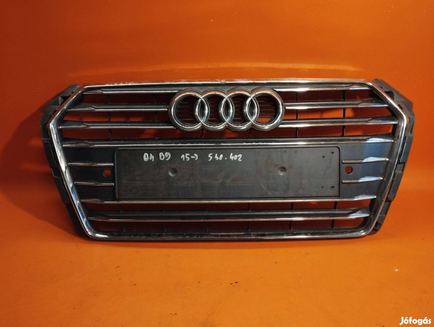 Audi A4 B9 hűtőrács 8W0853651AB (S.40.402)