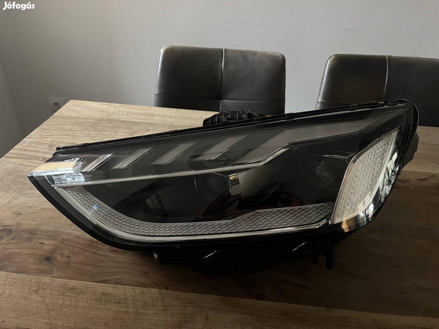 Audi A4 LED Matrix bal első fényszóró