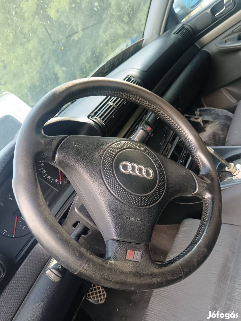 Audi A4 S Line kormány