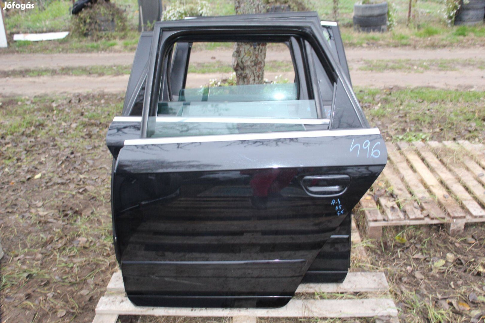 Audi A4 (B6/B7) bal hátsó ajtó komplett (496)