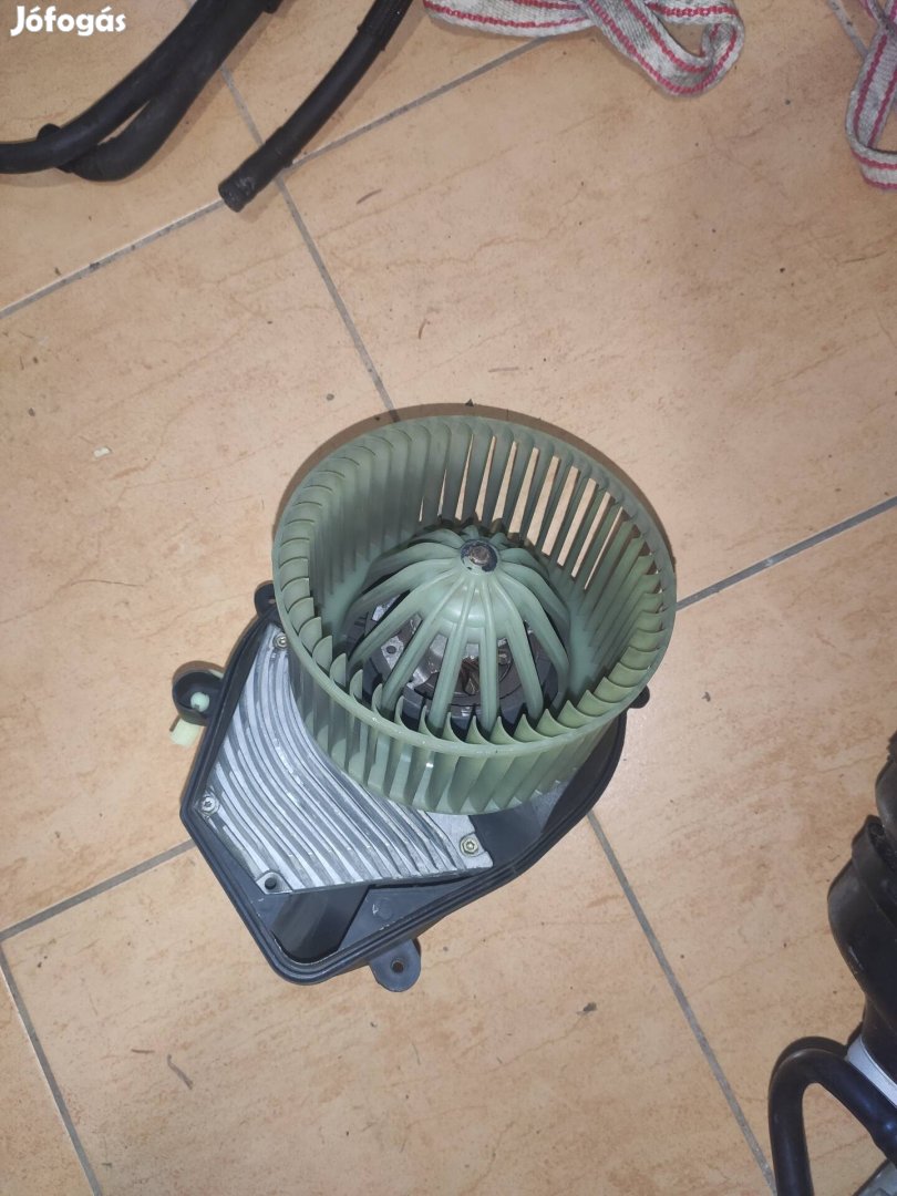 Audi A4 b5 facelift fűtőmotor levegőkeringető motor 