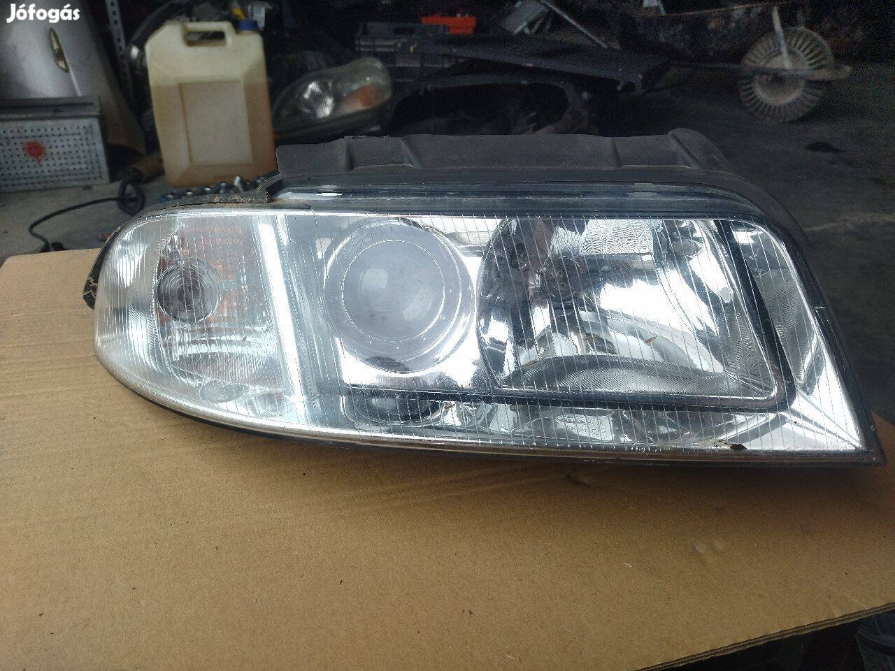 Audi A4 b5 jobb xenon fényszóró