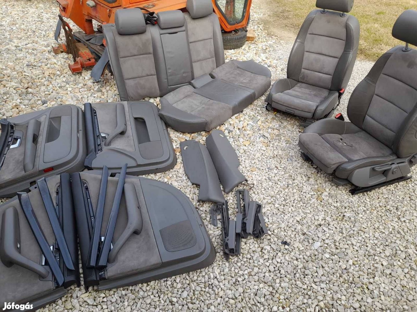 Audi A4 b6-b7 fűthető félbőr kilépőfényes ülésgarnitura eladó ár fix