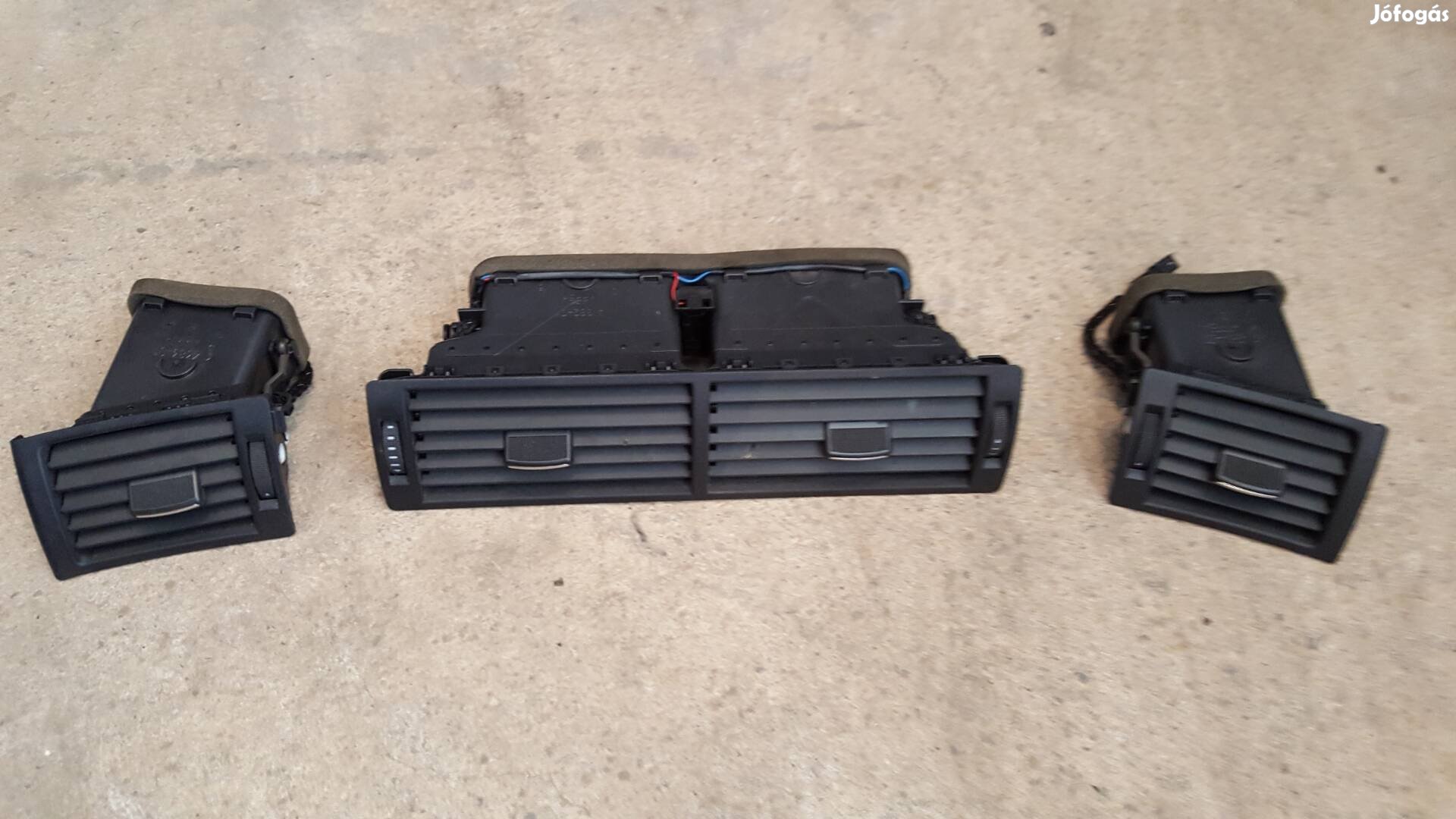 Audi A4 b6.b7 gyári szellőzőrács eladó 4e.ft darabja 