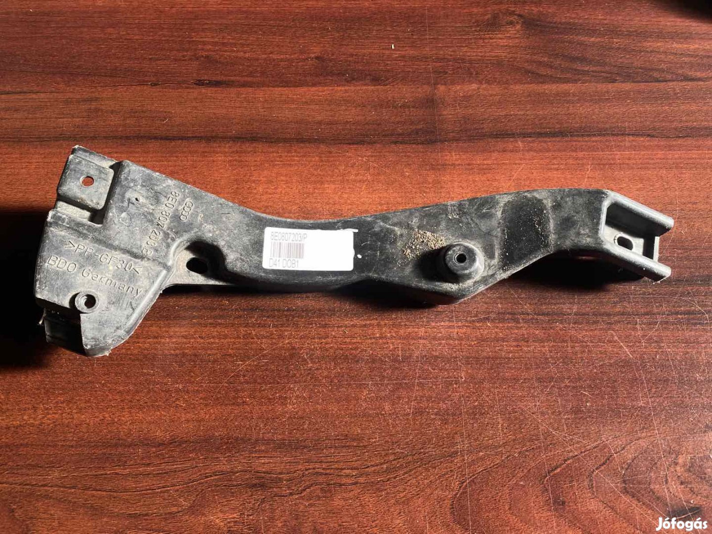 Audi A4 bal első lökhárító kereszttartó eladó