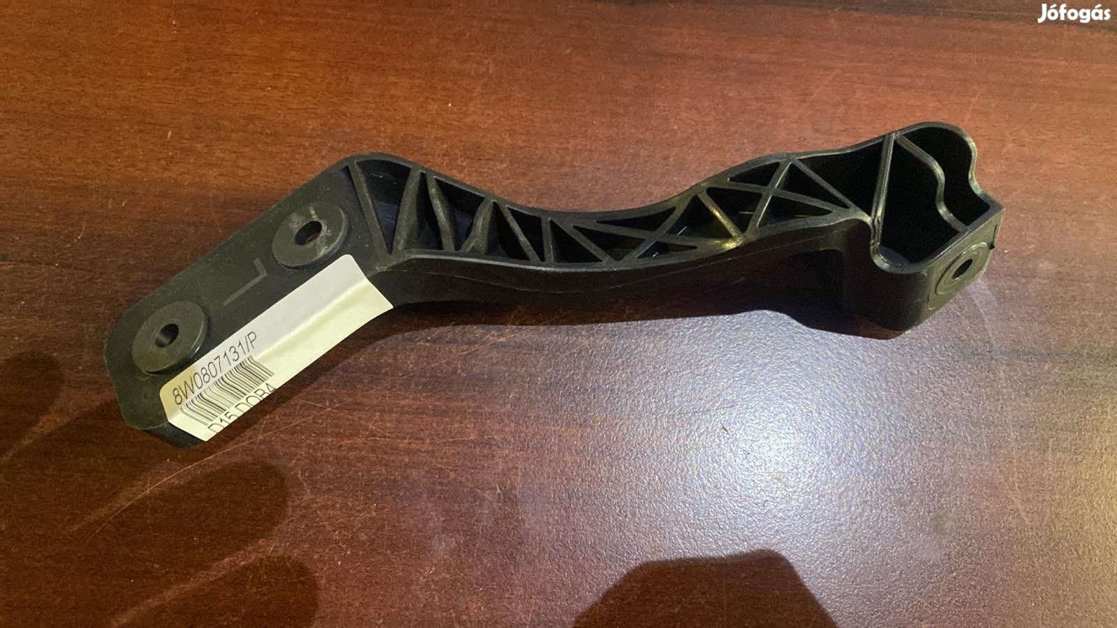 Audi A4 bal tartókonzol 8W0807131 eladó