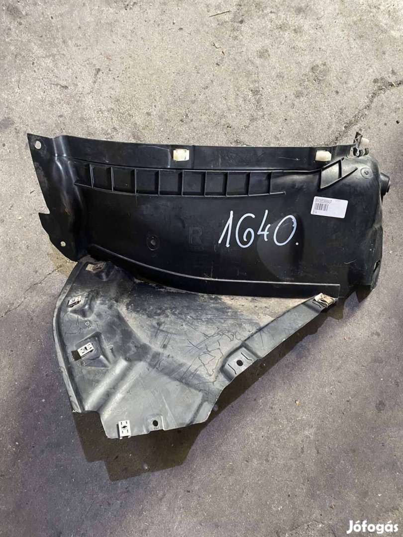 Audi A4 első jobb oldali sárvédő bélés 8W0853888A