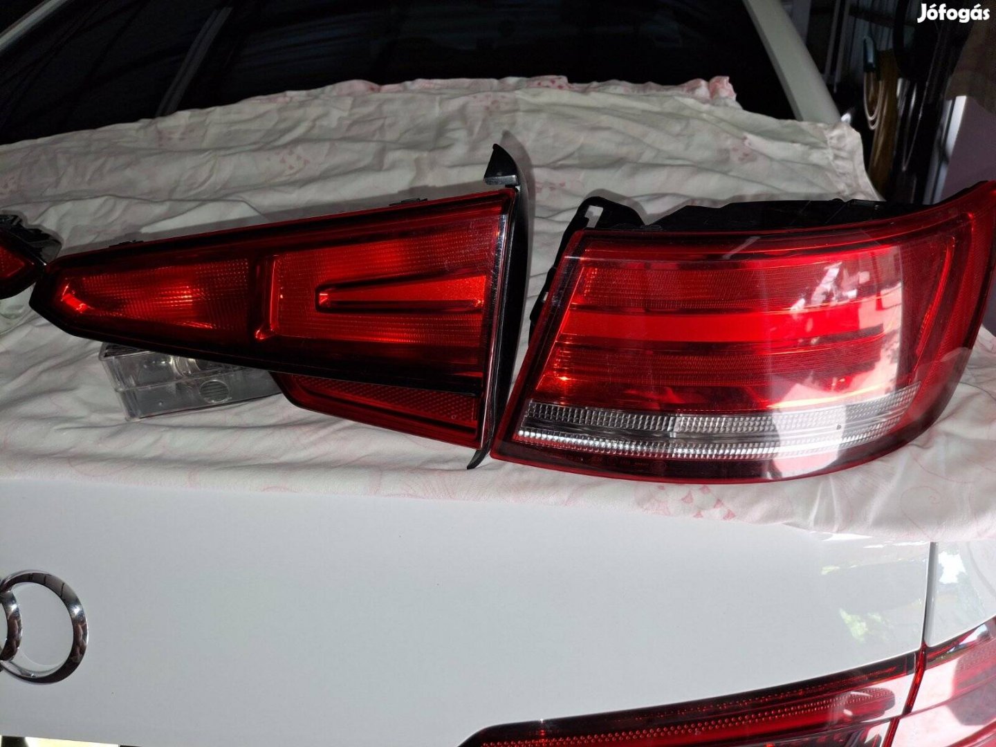 Audi A4 hátsó lámpa eladó