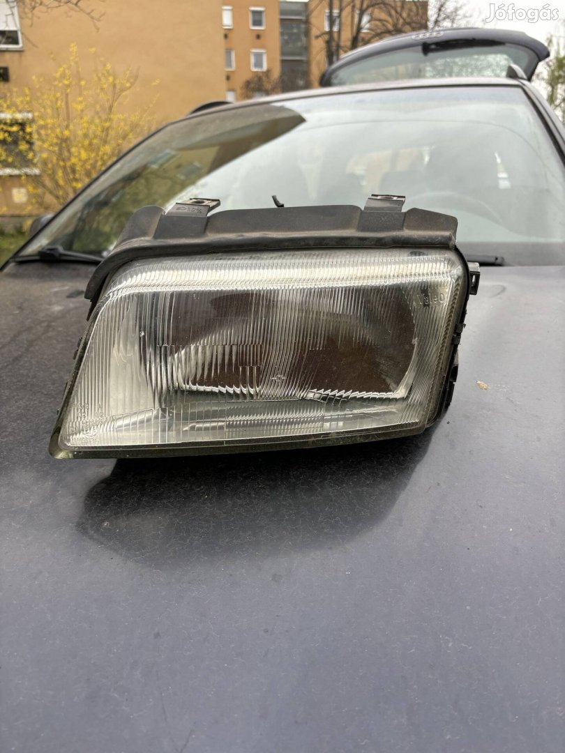 Audi A4 kombi bal első lámpa