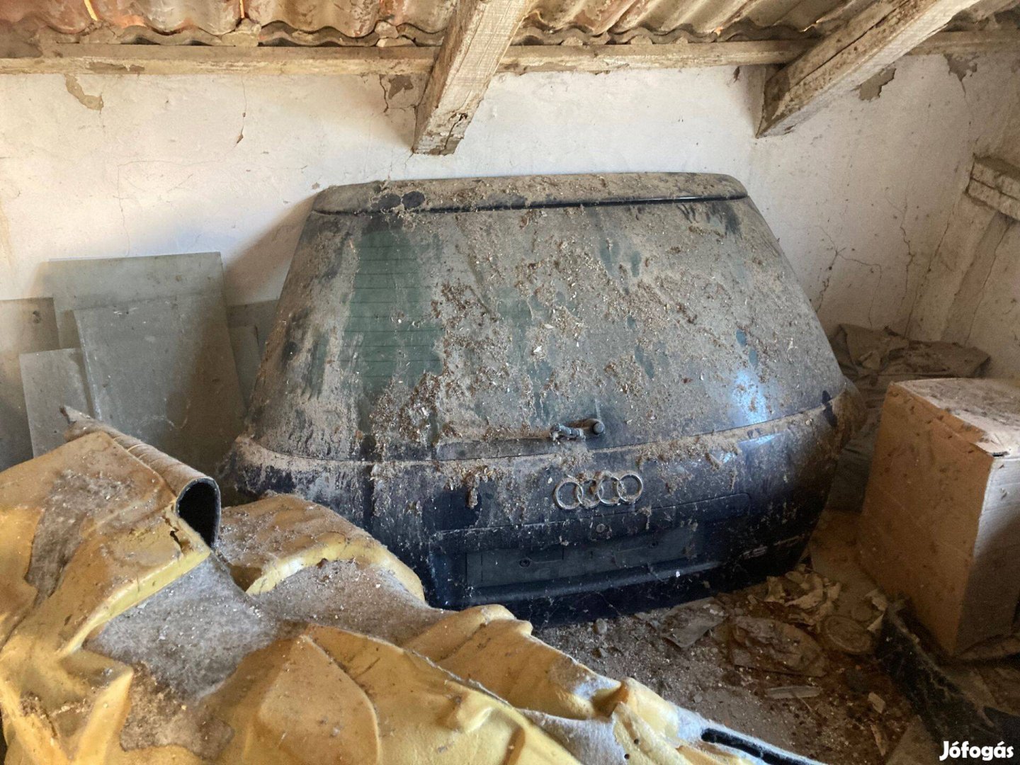 Audi A4 kombi csomagtér ajtó