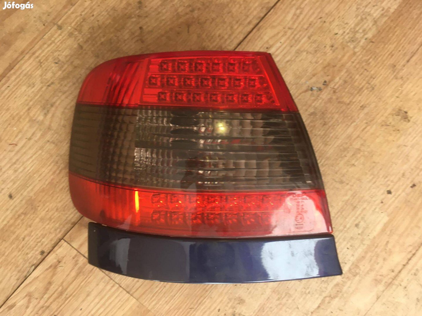 Audi A4 lámpa