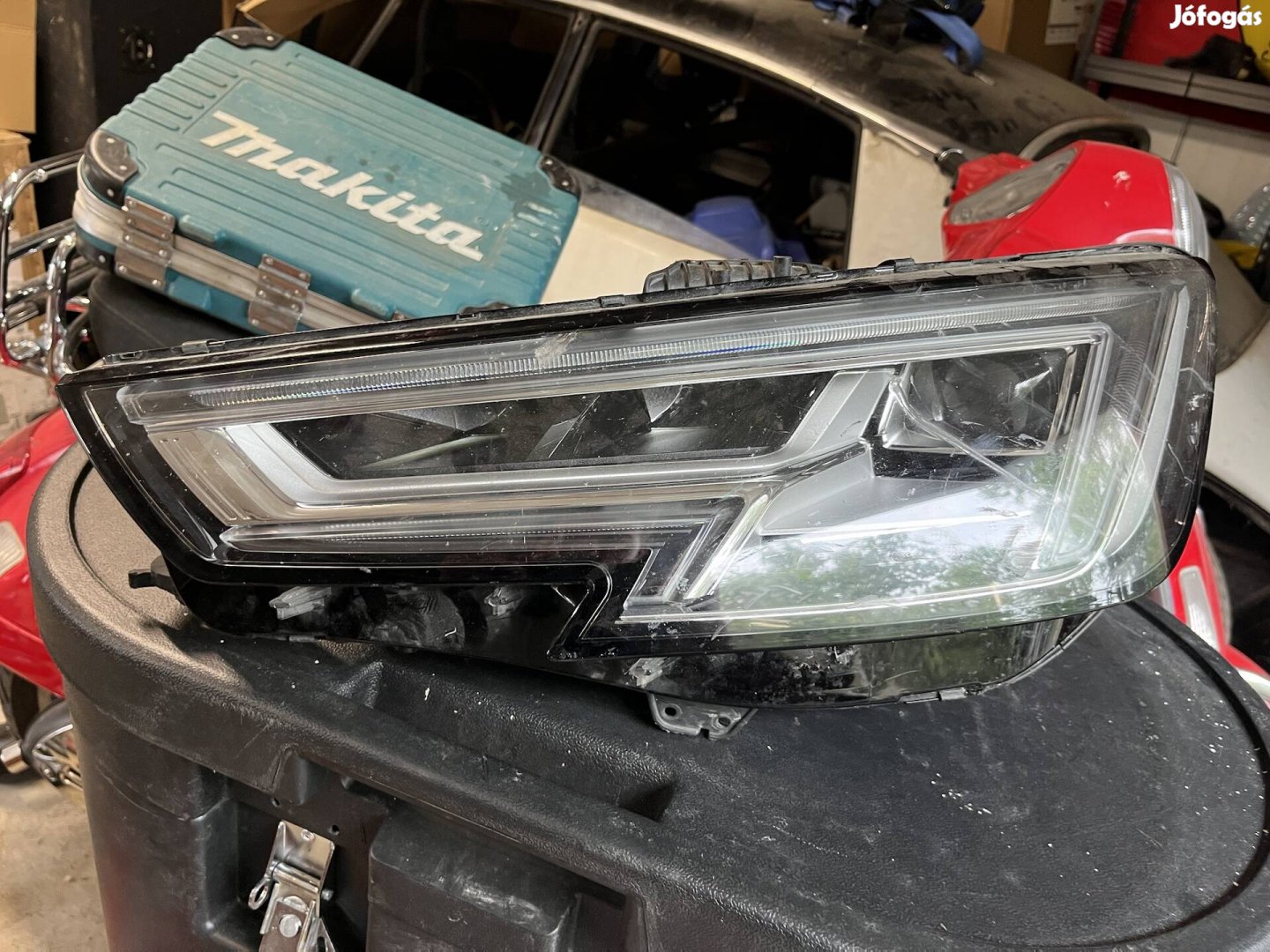Audi A4 lámpa fényszóró