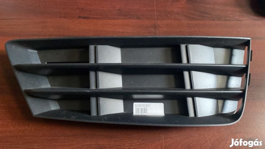 Audi A4 légvezető rács 8W0807682B eladó