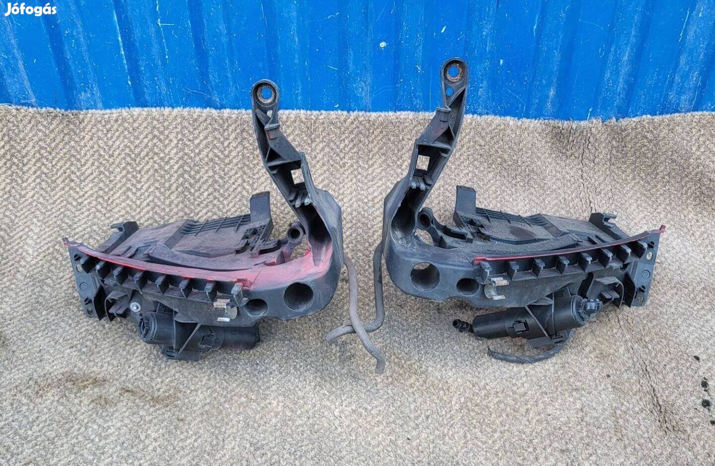 Audi A5 8T gyári bal 8T0805607L, jobb 8T0805608R fényszóró tartó