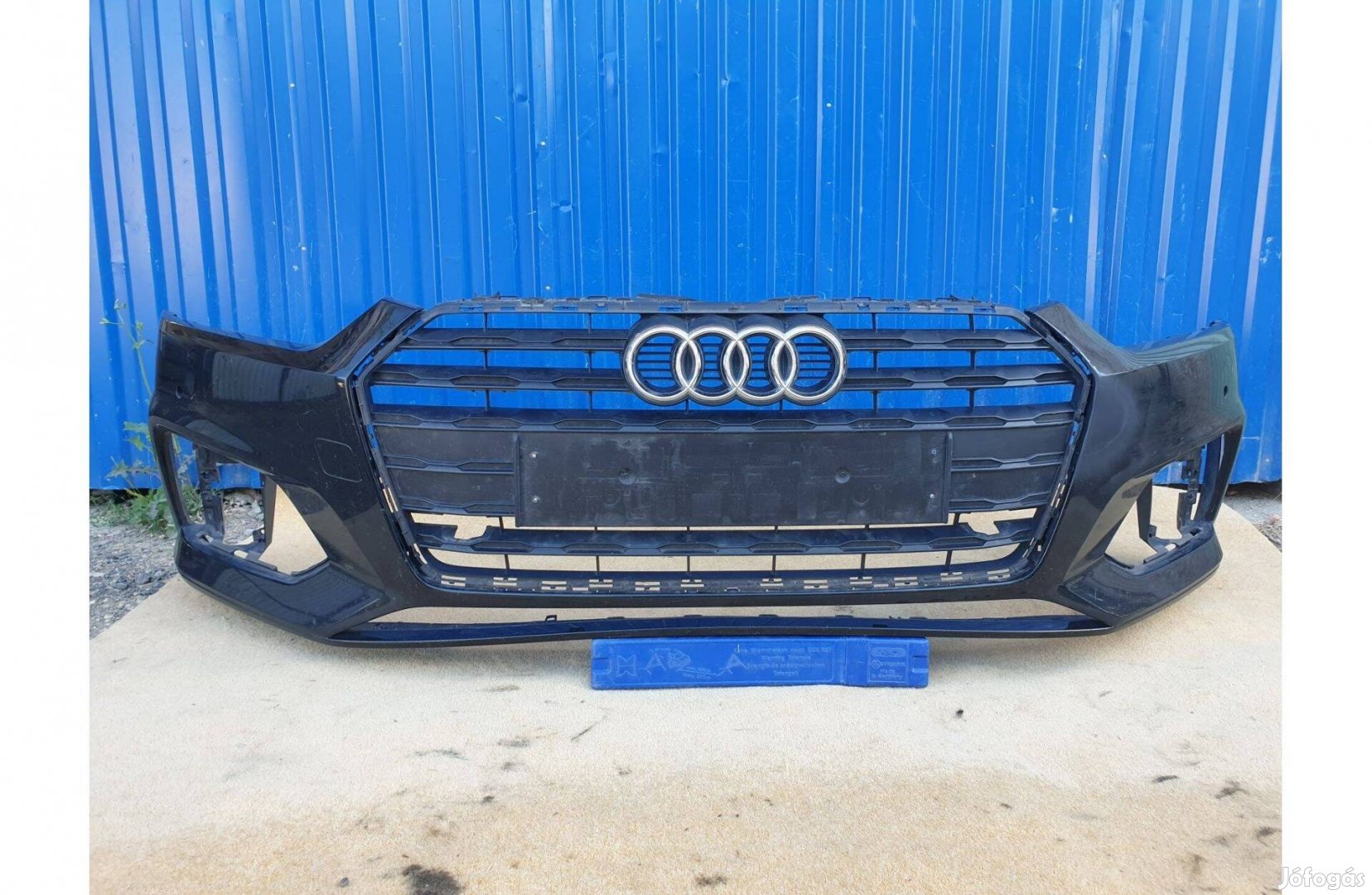 Audi A5 B9 8W6 gyári 8W6807437 első lökhárító, hűtőrács 8W6853651