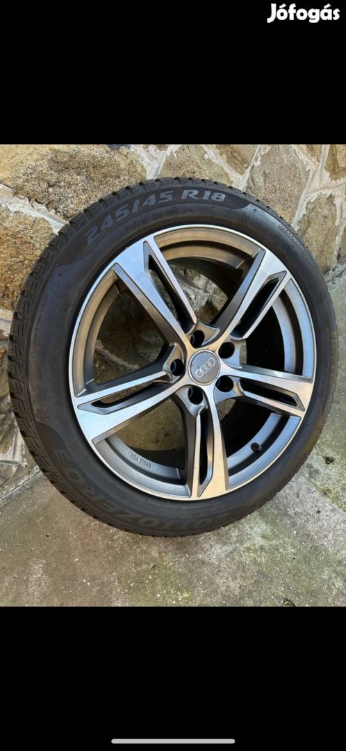 Audi A5 Pirelli téli gumi felnivel