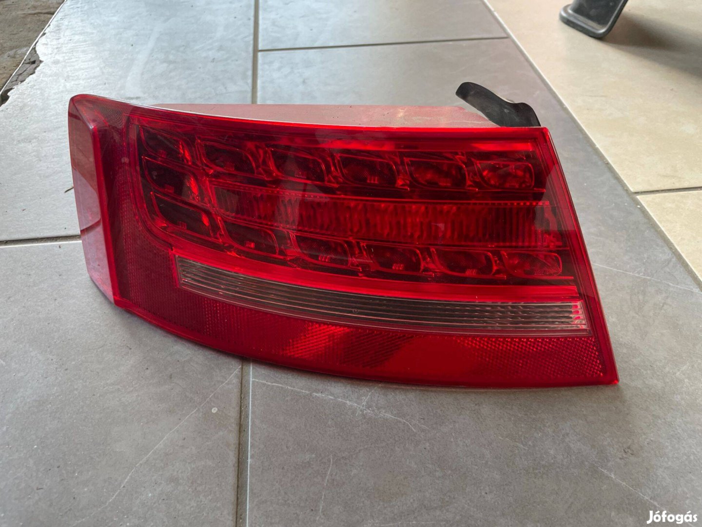 Audi A5 Sportback bal hátsó led lámpa 8T8945095D eladó