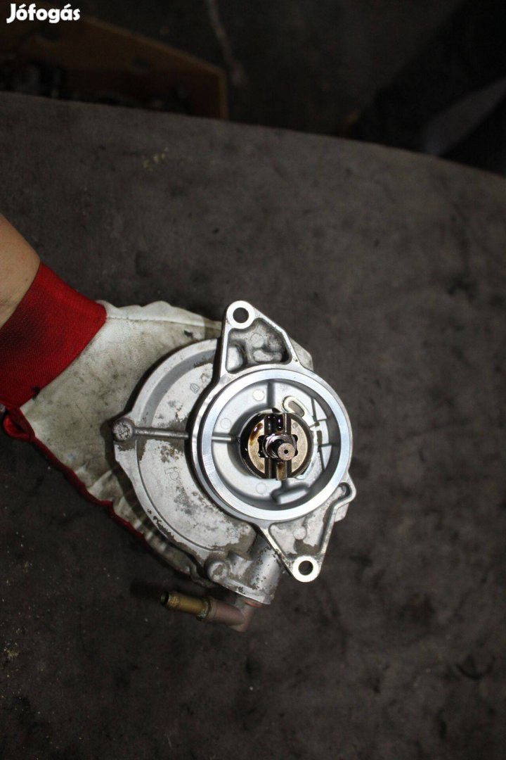 Audi A5 (B8 - 8T) (2007 - 2016) Vákuumpumpa 057145100a