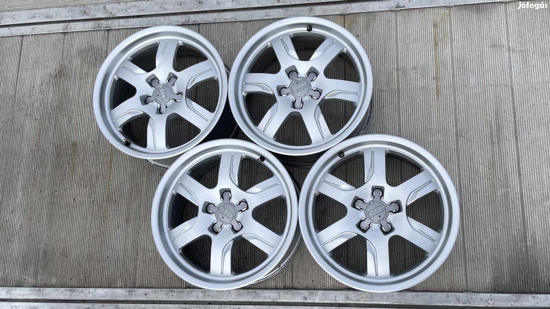 Audi A5 gyári alufelni 17 5x112 8T0601025B
